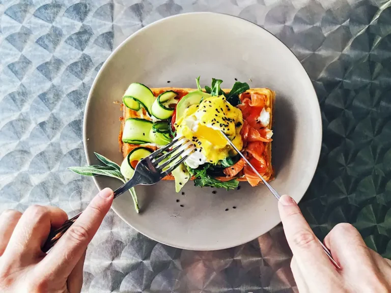 Late Breakfast Eating Linked to Serious Health Problems According to New Research